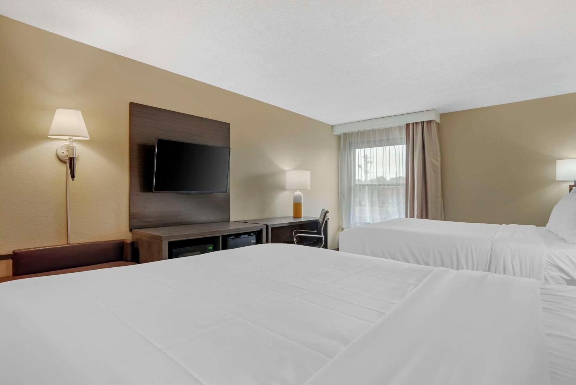 Comfort Inn Opelika - Auburn Buitenkant foto